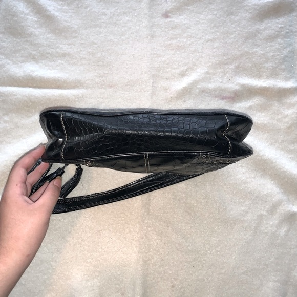 Black and silver leather Tommy Hilfiger purse - Picture 3 of 10